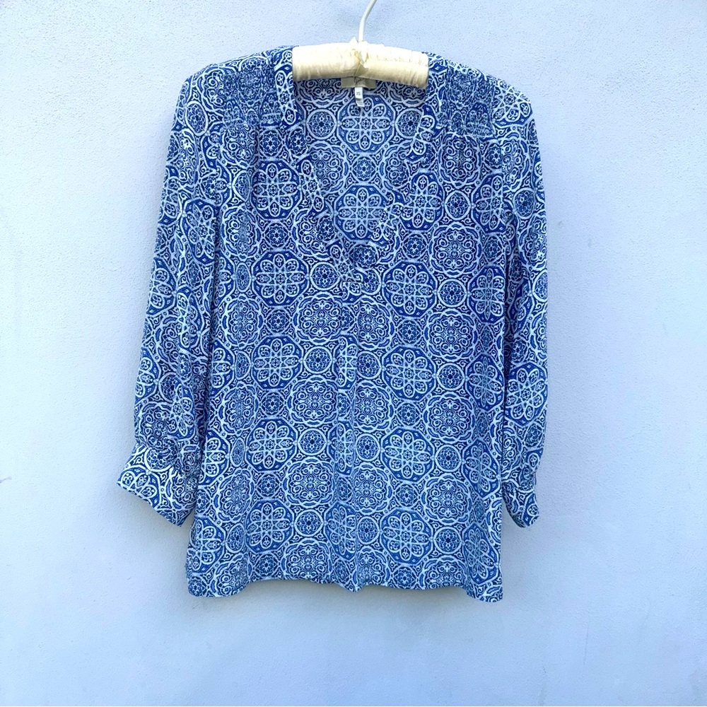 XS JOIE Pure Silk Top Floaty 3/4 Sleeves Excellent Condition Blue White Cruise